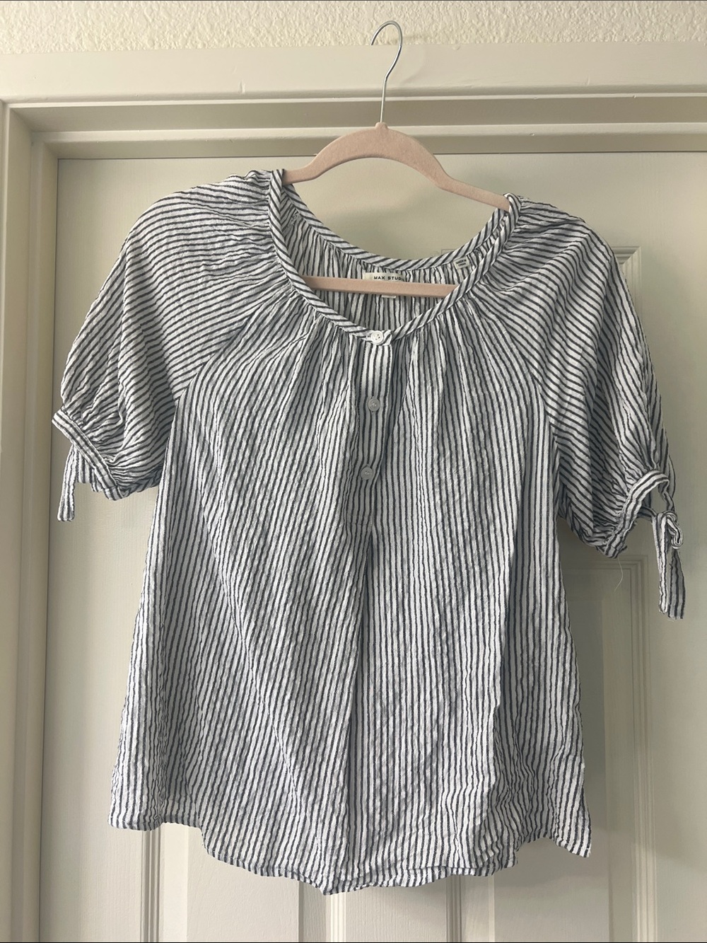 Max Studio puff sleeve top